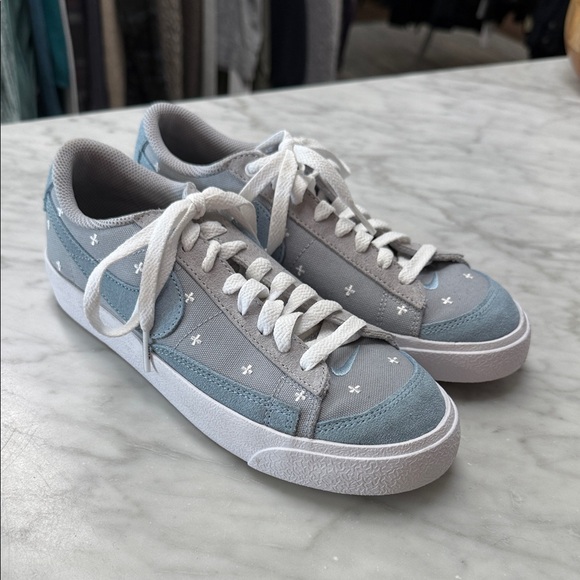 Nike NEW! "Teddy" Blue Fabric Blue/Gray Suede Accent Sneakers Size US6 - Picture 1 of 10